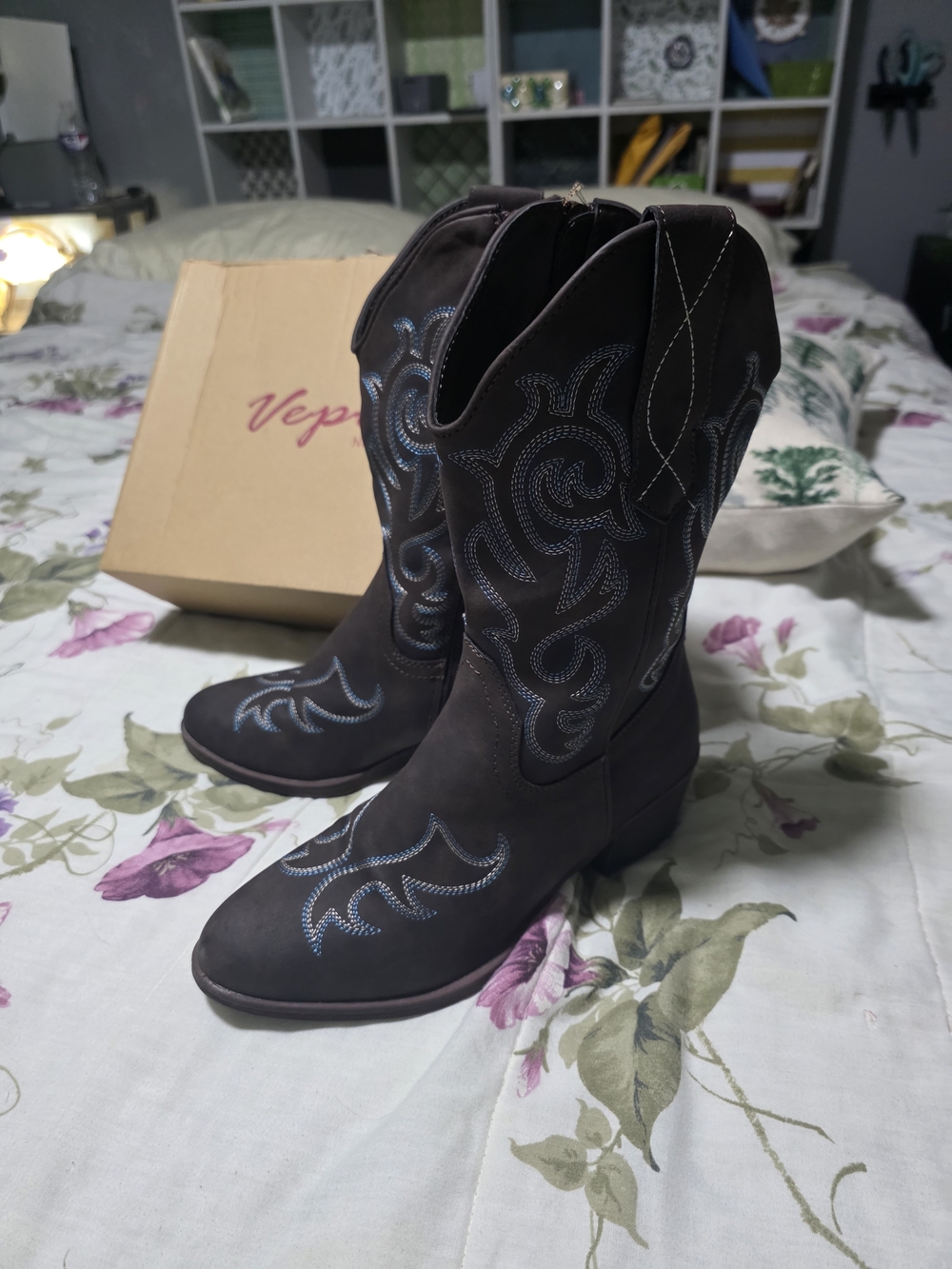 Vepose Brown Heeled Western Boots with Blue Stitching